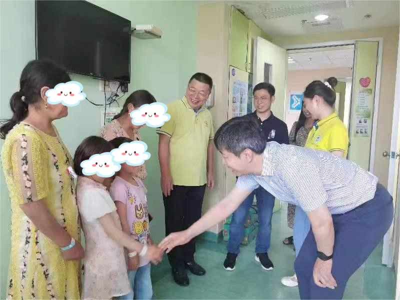塔县8名先心病儿童赴深进行公益手术治疗